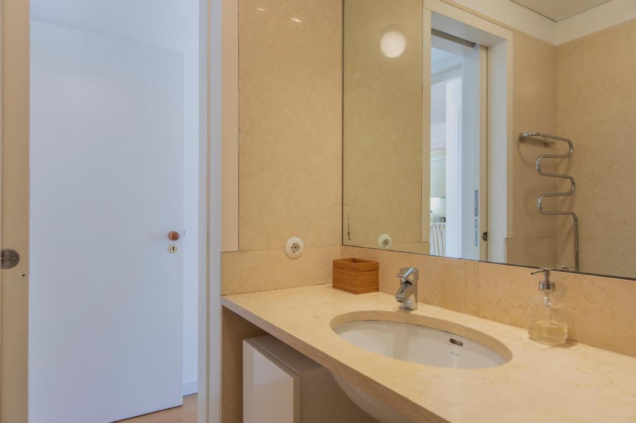 Downtown Santa Justa Apartment Lisbon